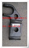 中国重汽豪沃HOWOA7左前簧压板/AZ9925520037