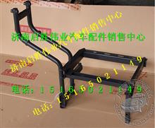 柳汽霸龙507左右脚踏板前支架焊合件M512-8405310    M512-840