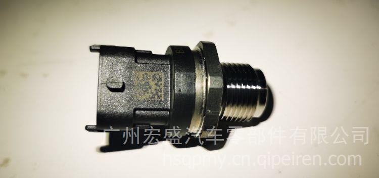 中国重汽亲人配件重汽曼MC11/13 共轨组件轨压传感器200V27421-0229